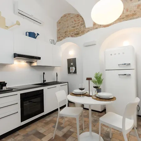 Citta Alta - 5min From Bgy Airport, Ac, Wifi * Бергамо